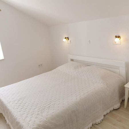 Rooms Примоштен Екстер'єр фото