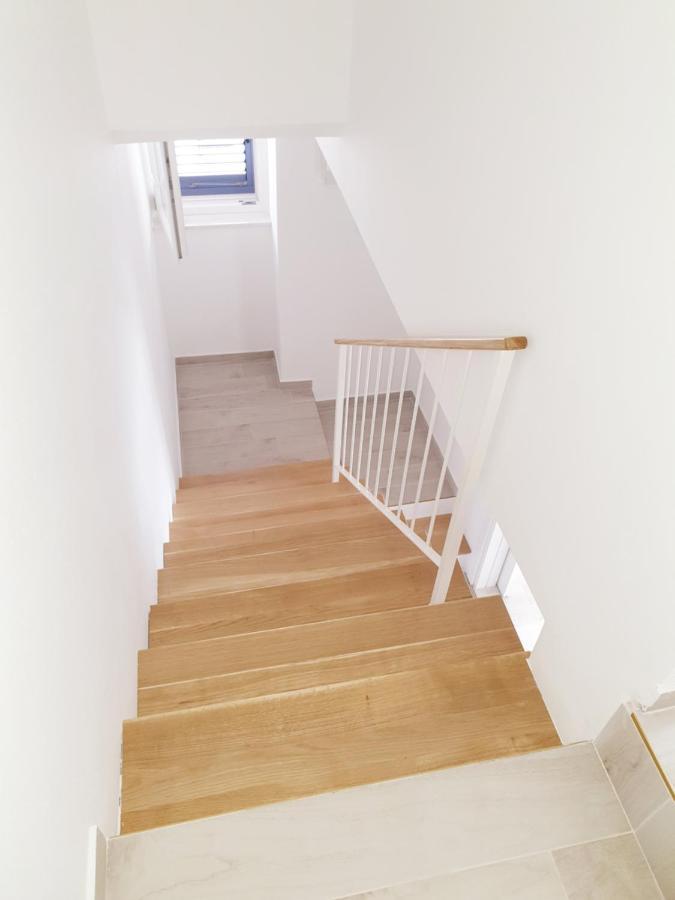 Rooms Примоштен Екстер'єр фото