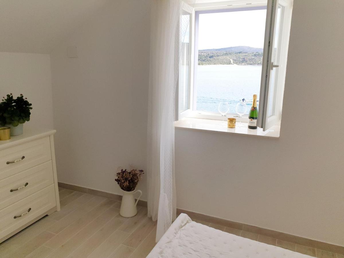 Rooms Примоштен Екстер'єр фото