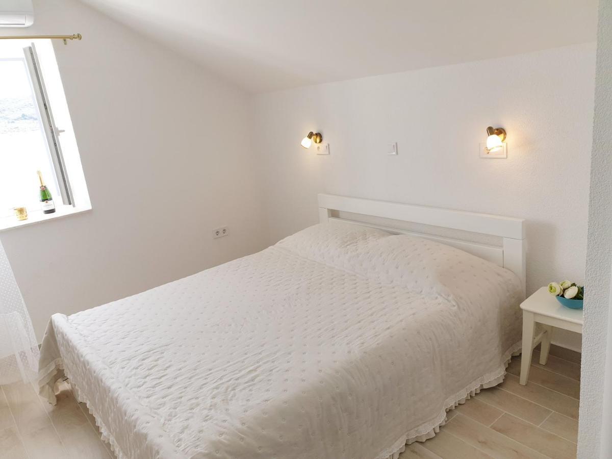 Rooms Примоштен Екстер'єр фото